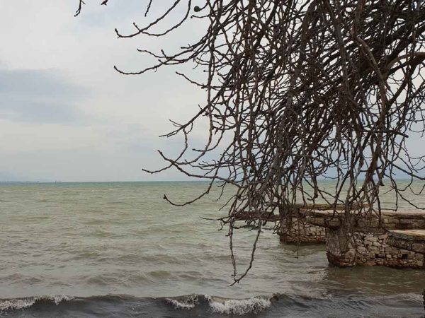 Πώς να αντιμετωπίσουμε την κατάθλιψη χωρίς φάρμακα με 6 τρόπους